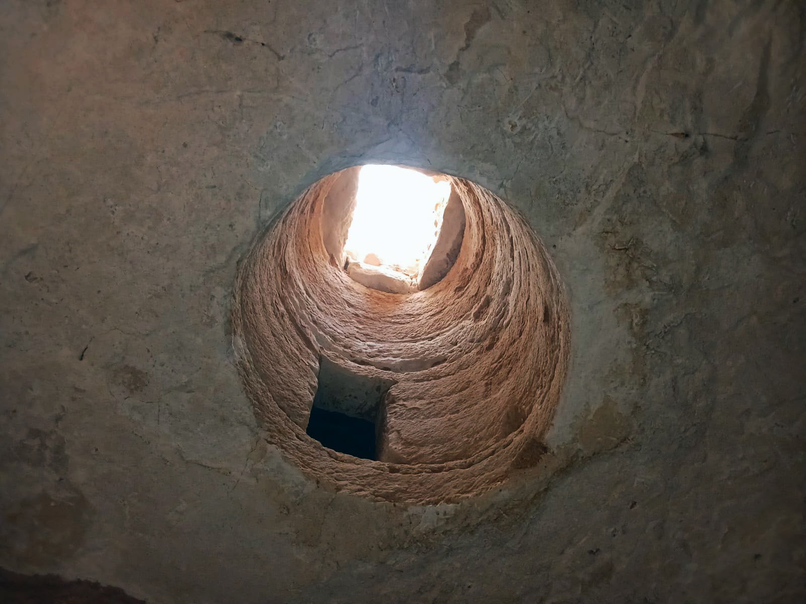 اثار 2